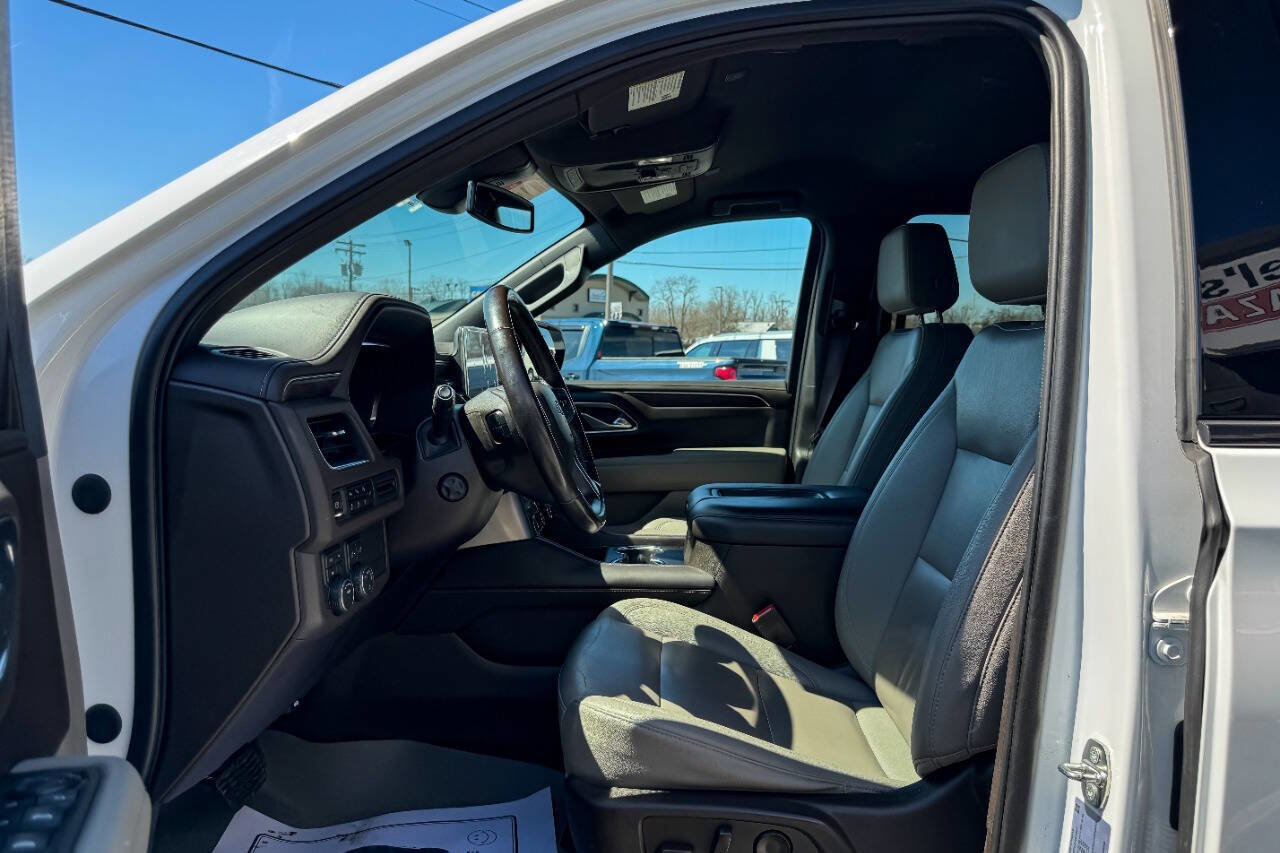 Used 2022 Chevrolet Suburban Z71 w/ Luxury Package AWD/4WD image 27