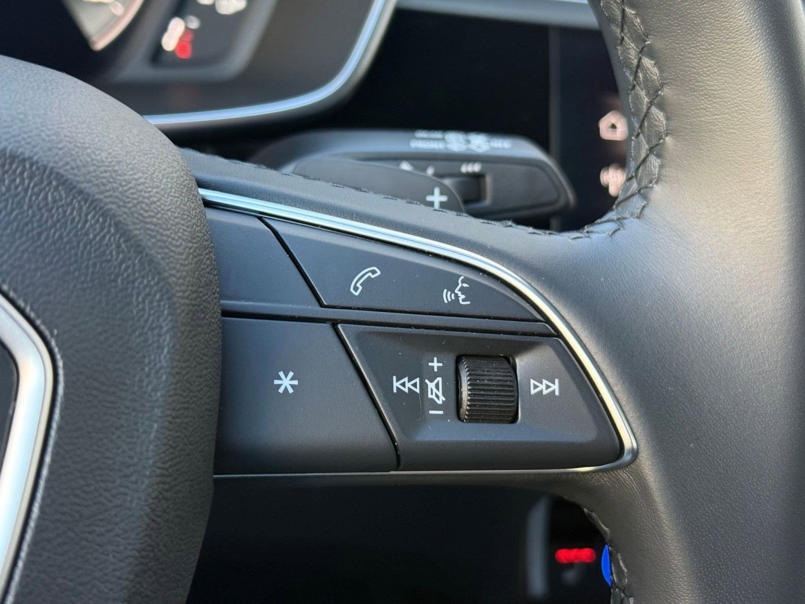 Used 2024 Audi Q3 2.0T Premium Plus w/ Premium Plus Package image 29