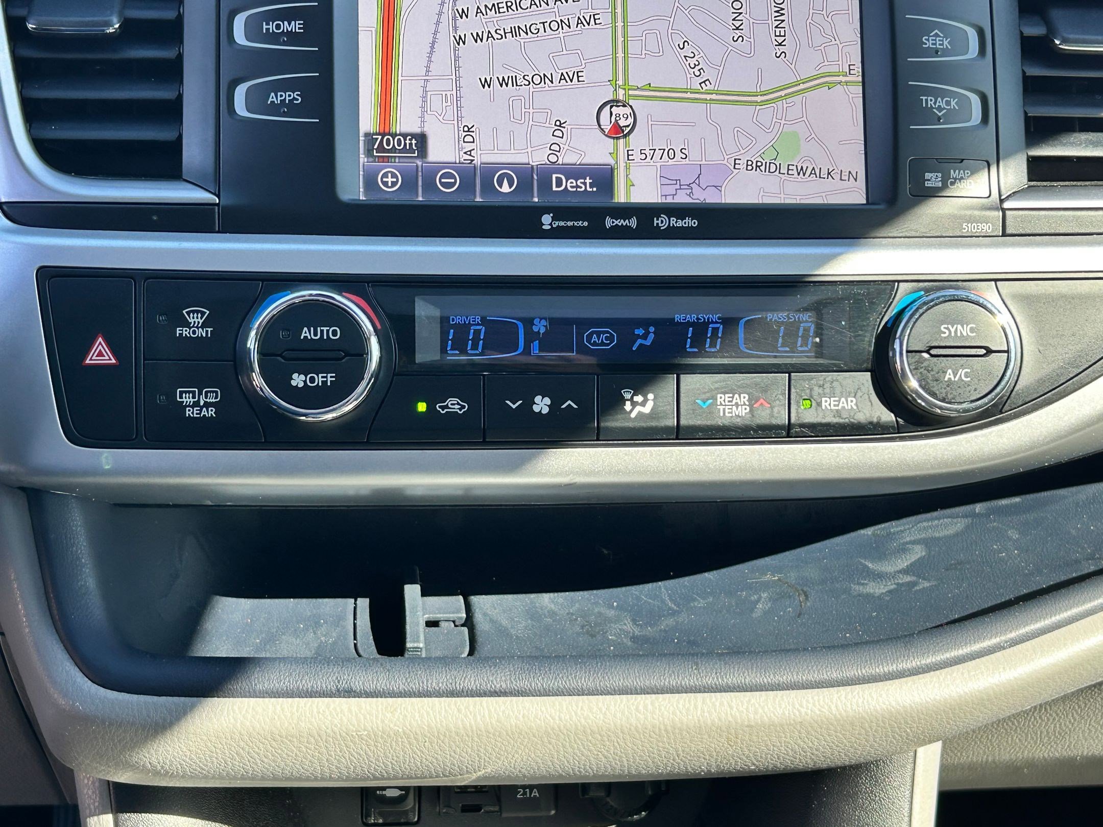 Used 2019 Toyota Highlander XLE image 22