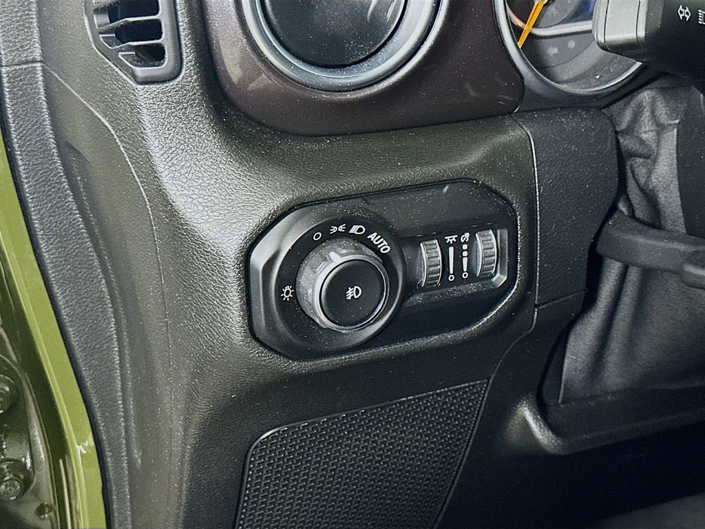 Used 2021 Jeep Wrangler Unlimited Sahara AWD/4WD image 20