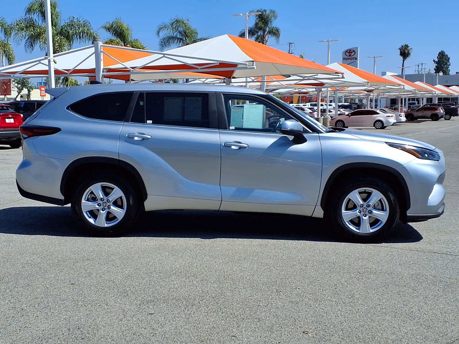 Certified 2024 Toyota Highlander LE AWD/4WD image 4