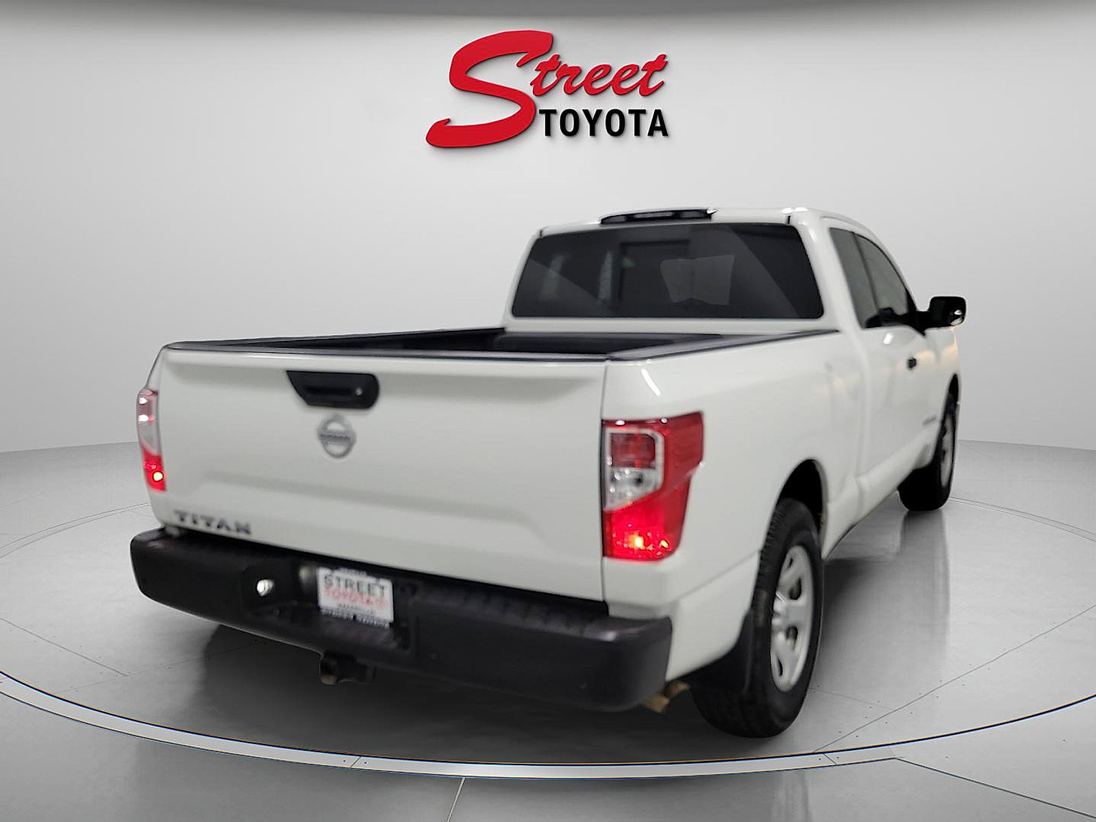 Used 2020 Nissan Titan S w/ S Utility Package image 4