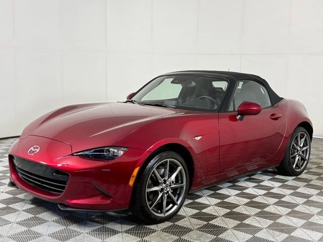 Used 2021 MAZDA MX-5 Miata Grand Touring image 2