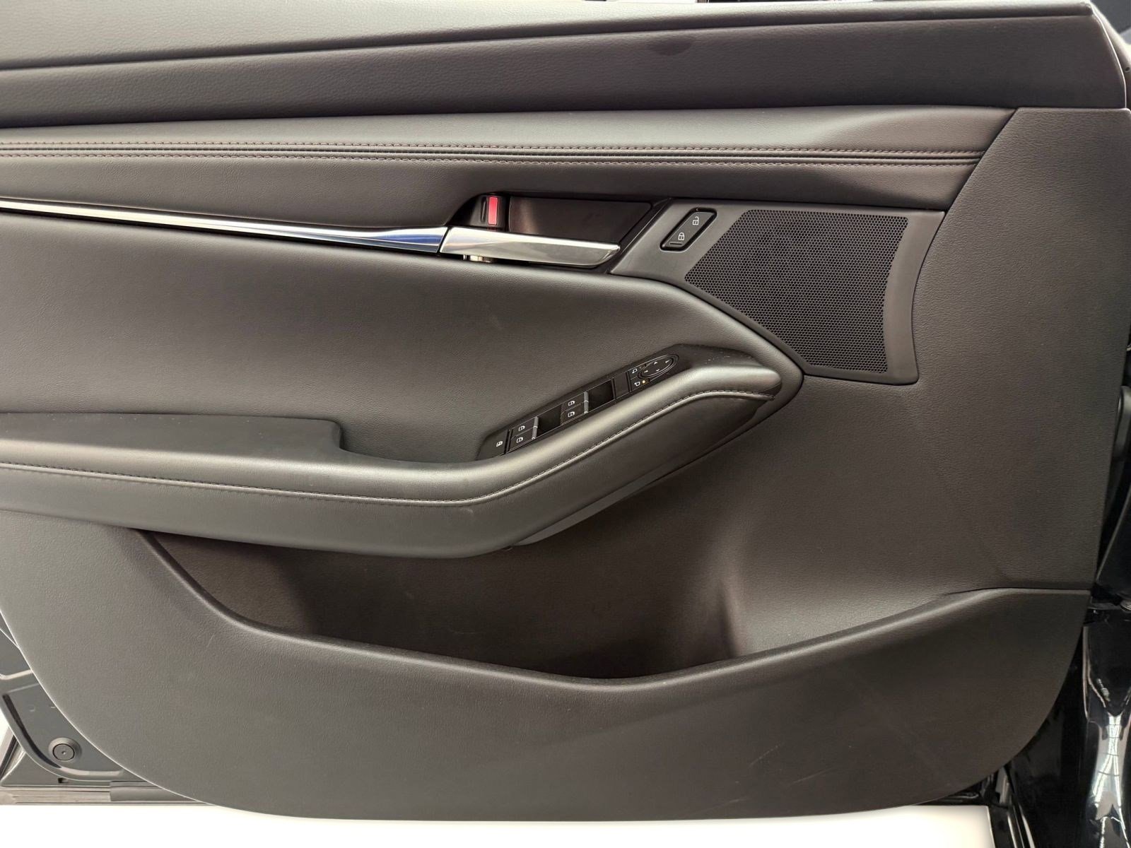 Used 2025 MAZDA MAZDA3 s image 12