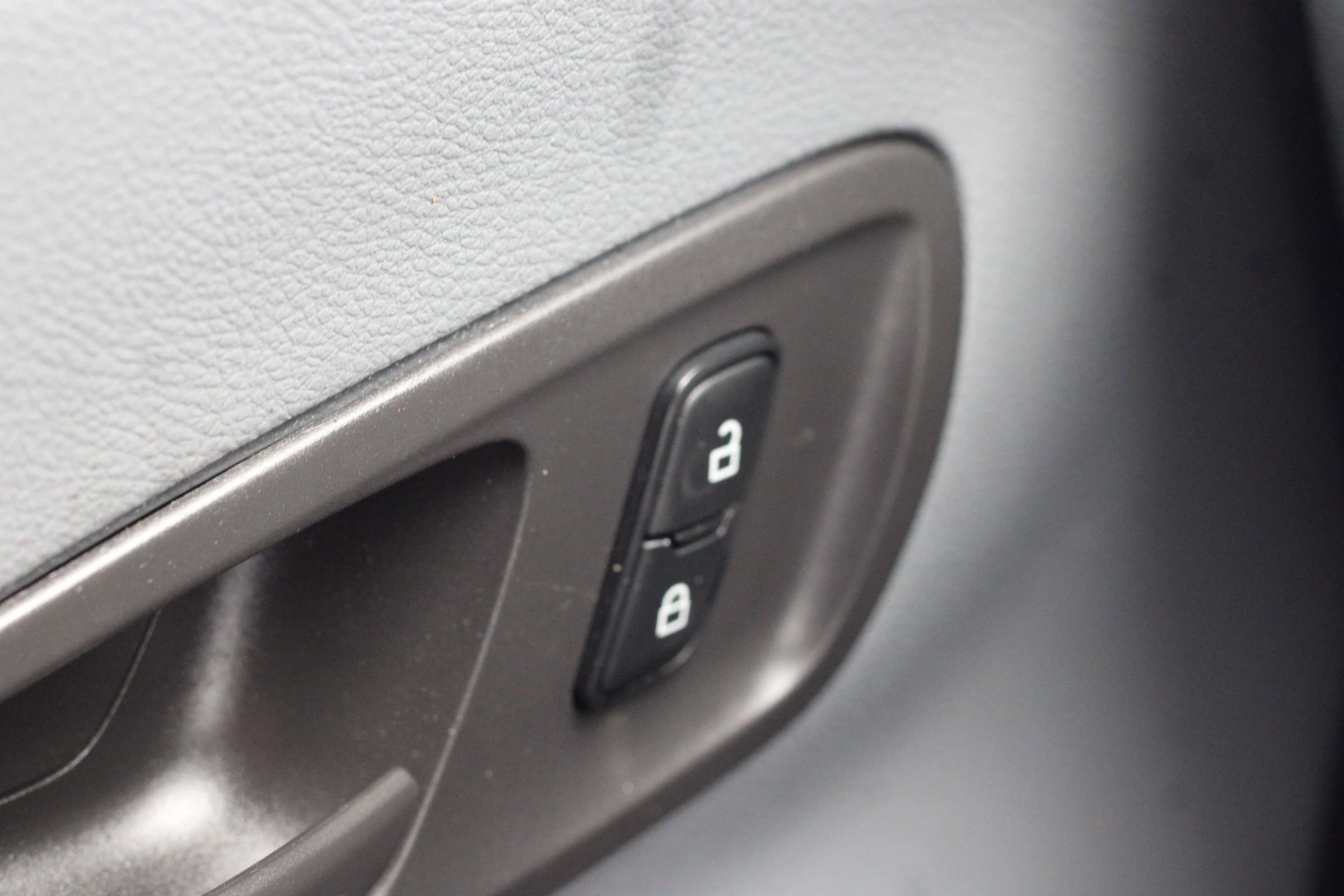 Used 2019 Ford Transit 250 148 Medium Roof image 20