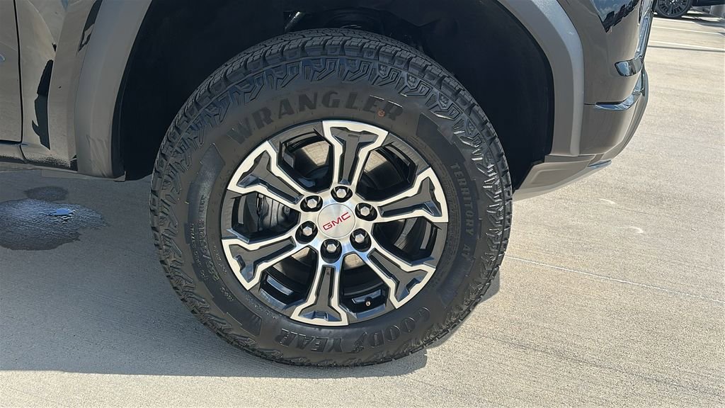 Used 2025 GMC Canyon AT4 image 16