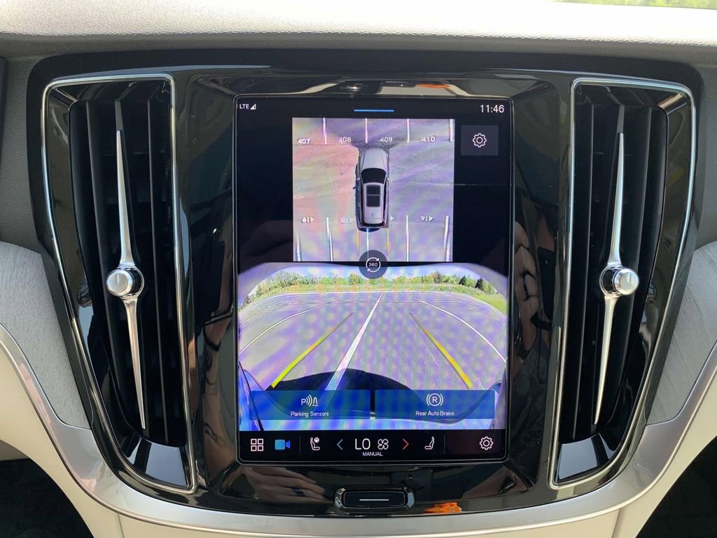 New 2025 Volvo V60 B5 Cross Country Plus w/ Protection Package Premier image 12