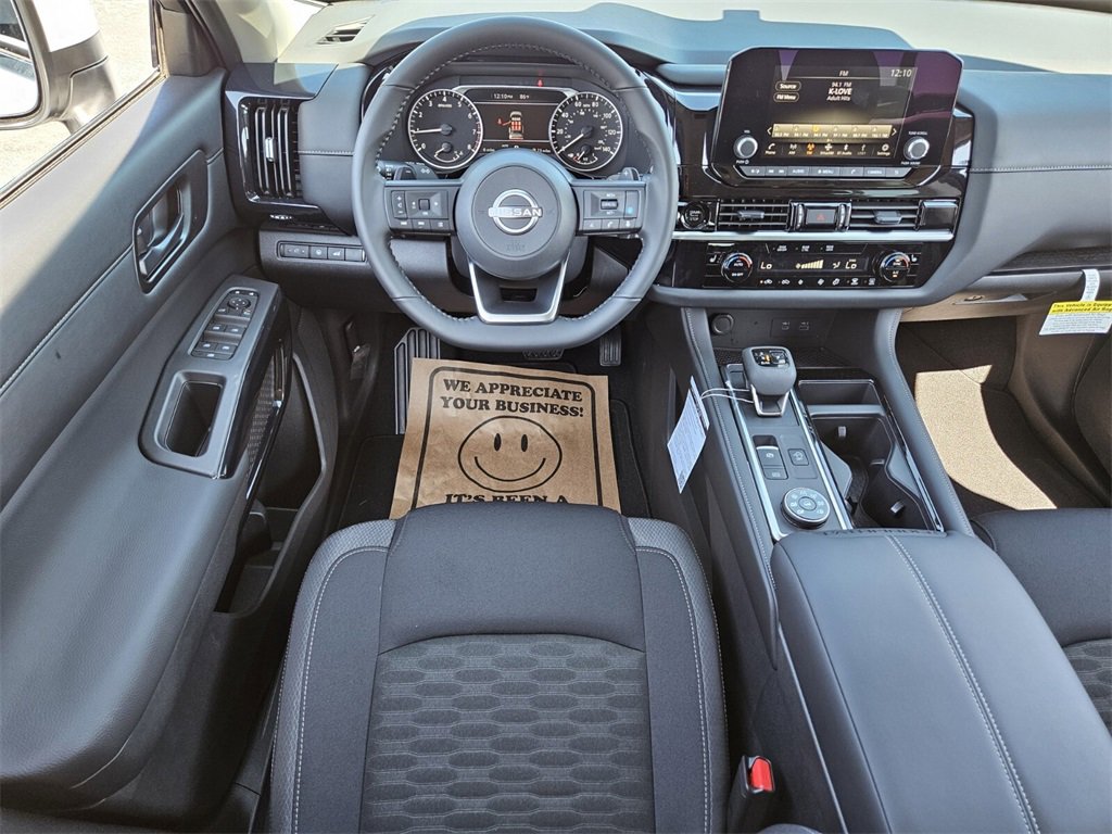 New 2025 Nissan Pathfinder SV w/ Cargo Package image 6