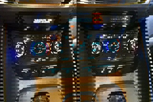 Used 2021 Ford Transit Connect XL image 18