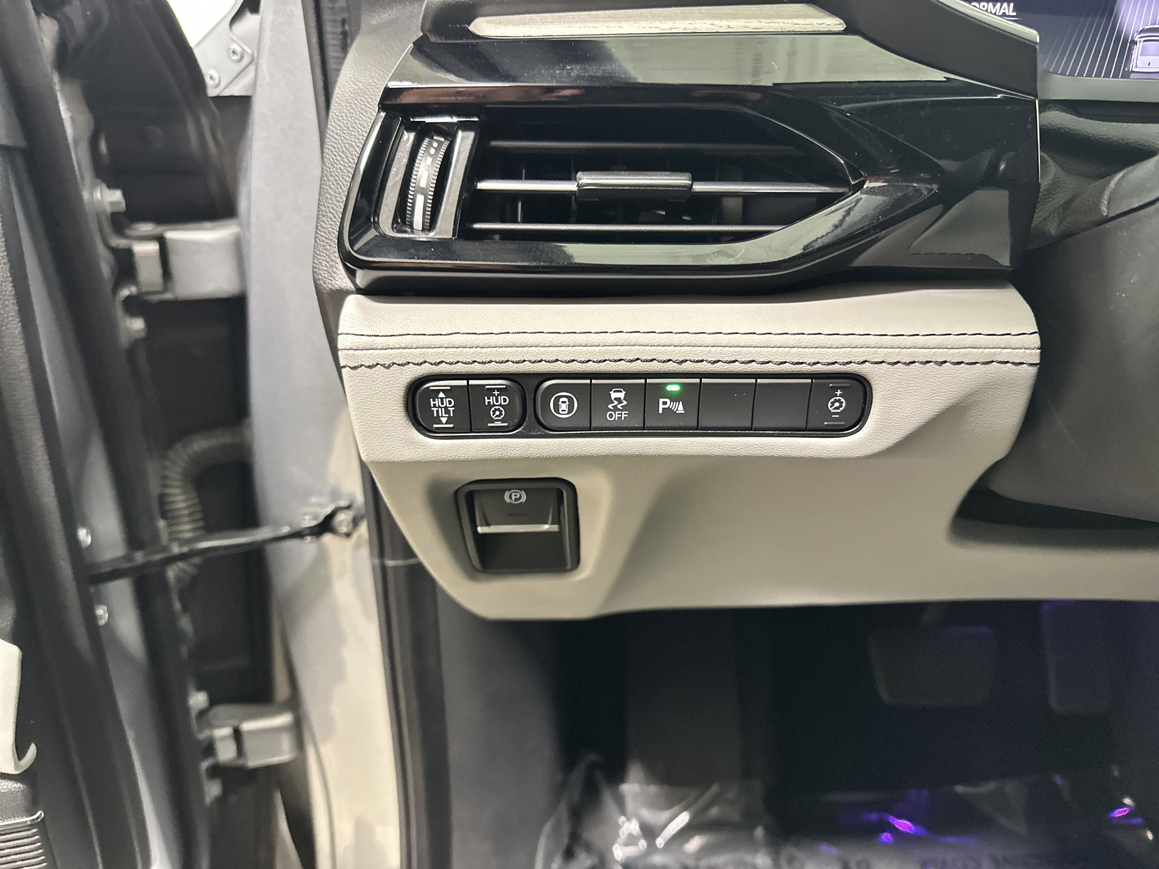 Used 2022 Acura MDX SH-AWD w/ Advance Package image 38