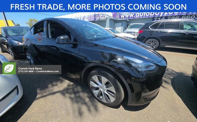Used 2023 Tesla Model Y Long Range AWD/4WD image 1
