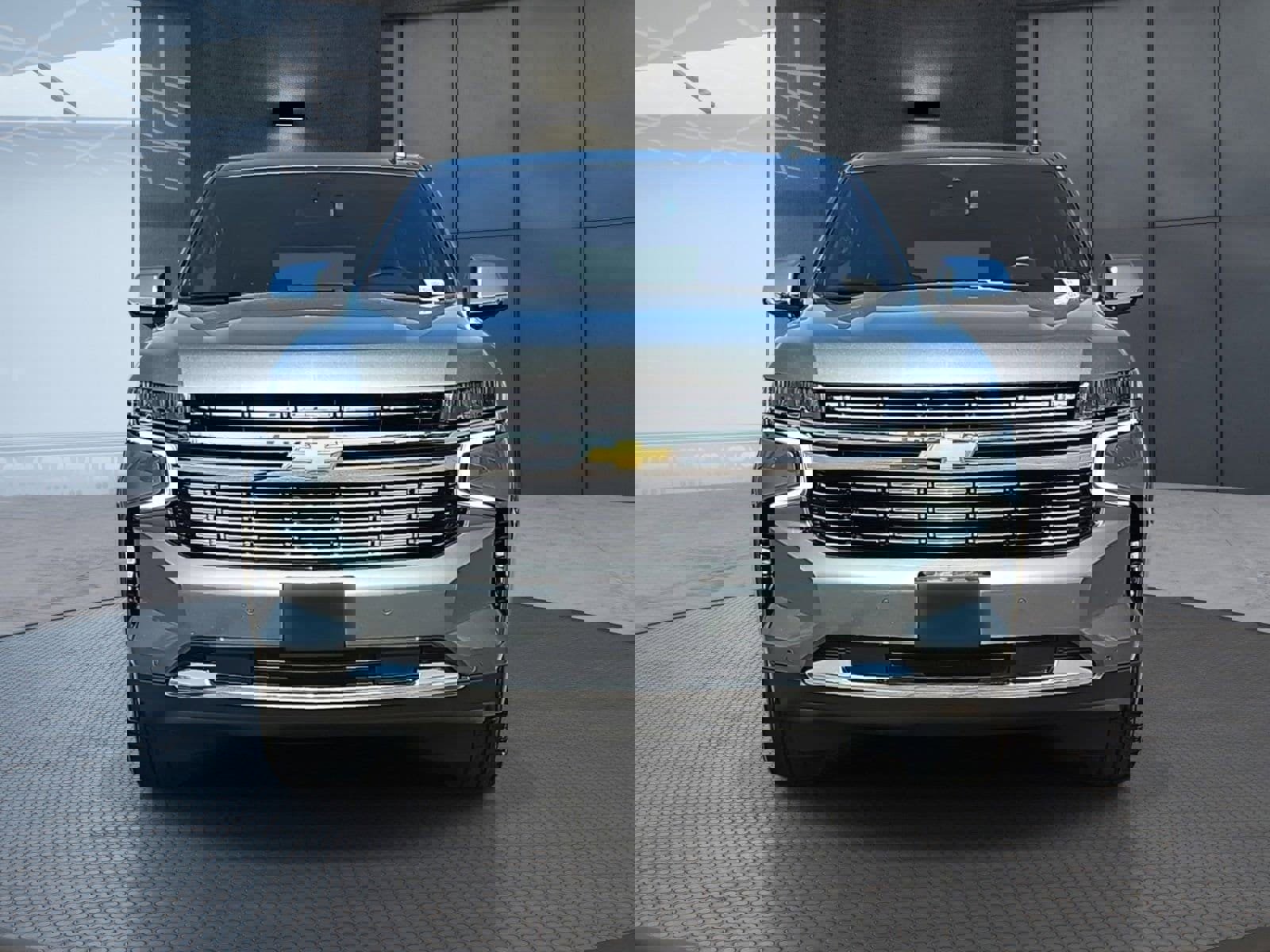 Used 2023 Chevrolet Suburban Premier image 3