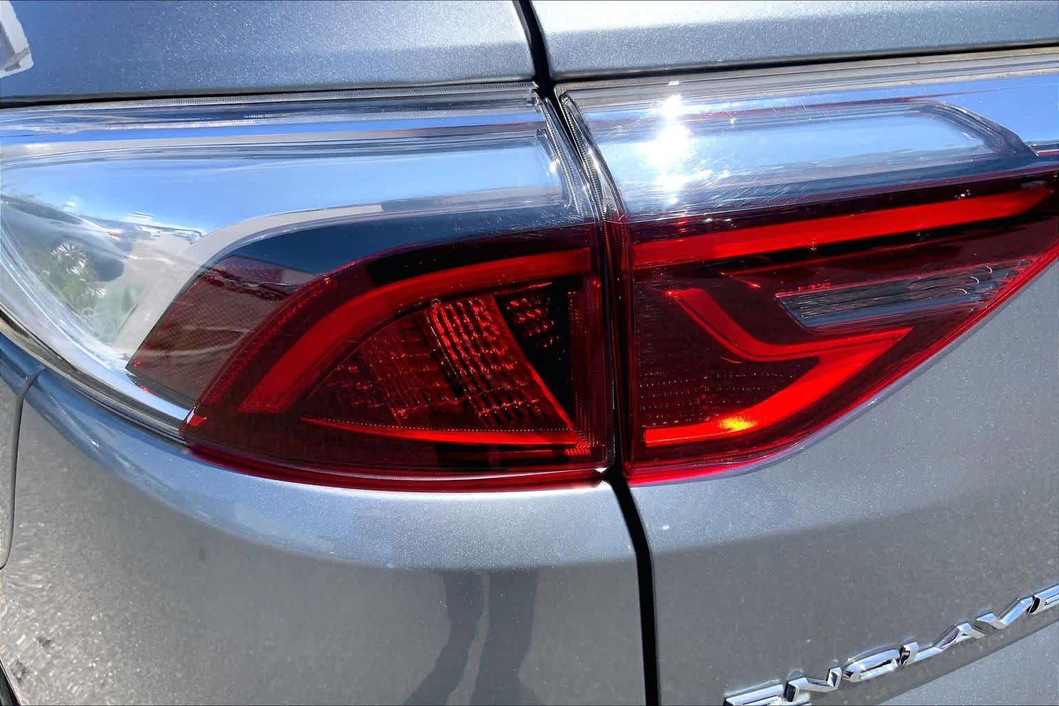 Used 2023 Buick Enclave Essence AWD/4WD image 28
