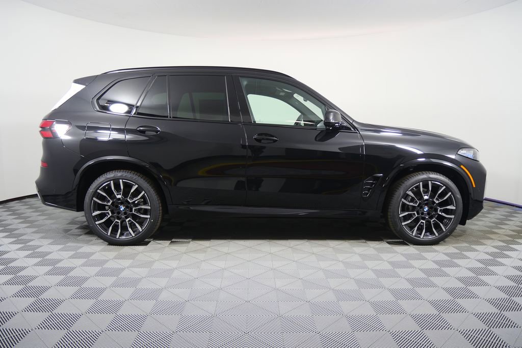 Used 2026 BMW X5 xDrive40i w/ M Sport Package image 2