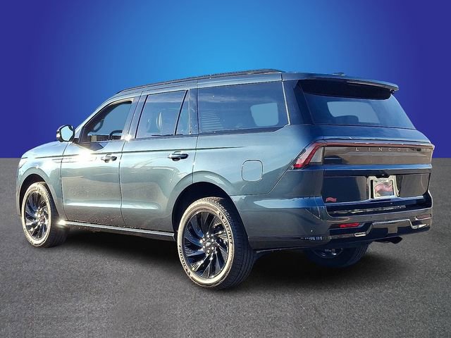 New 2025 Lincoln Navigator Reserve w/ Jet Appearance Package AWD/4WD image 4