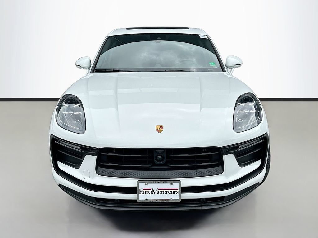 Certified 2026 Porsche Macan AWD/4WD image 6