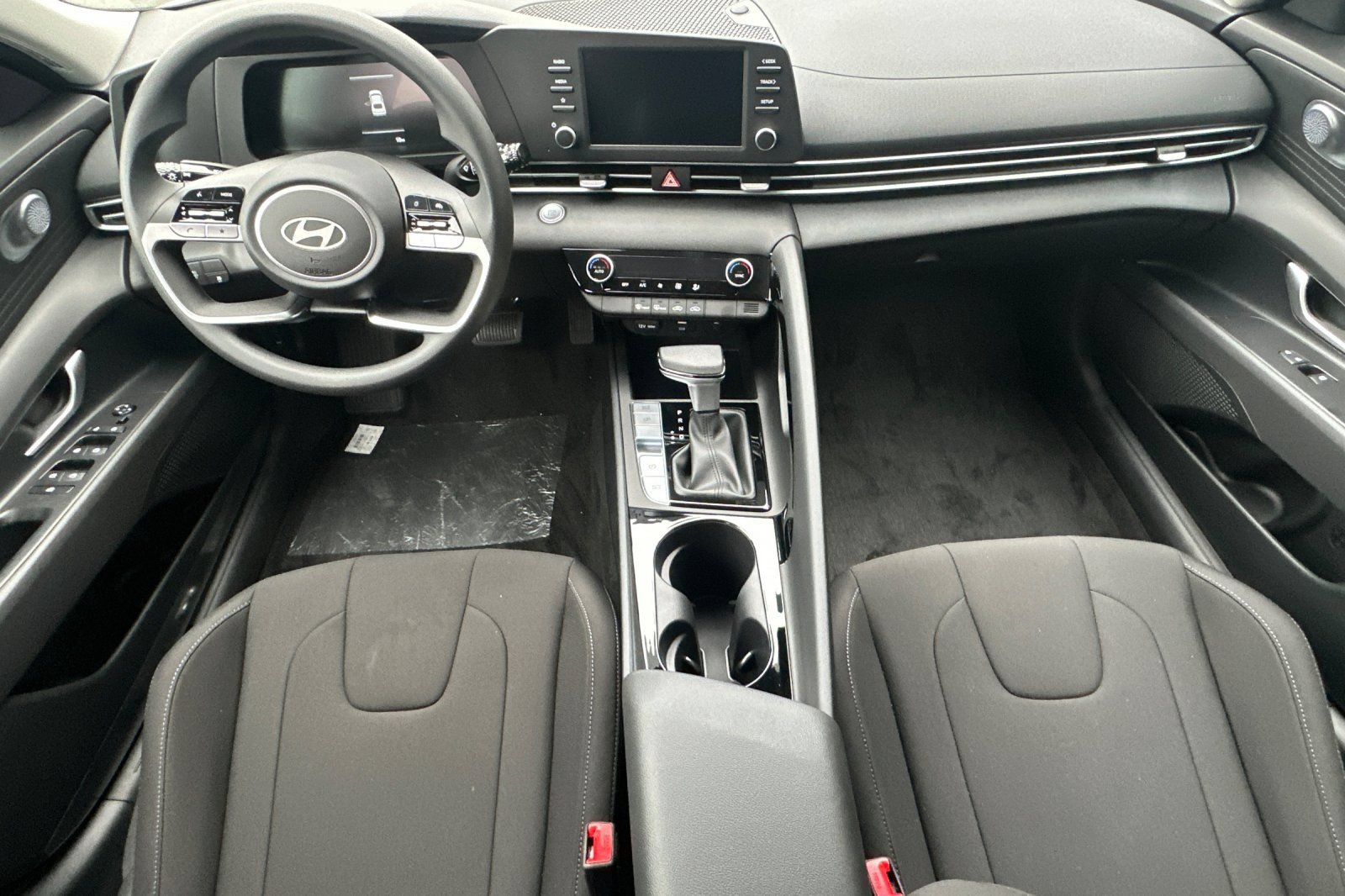 Used 2026 Hyundai Elantra Hybrid FWD image 16