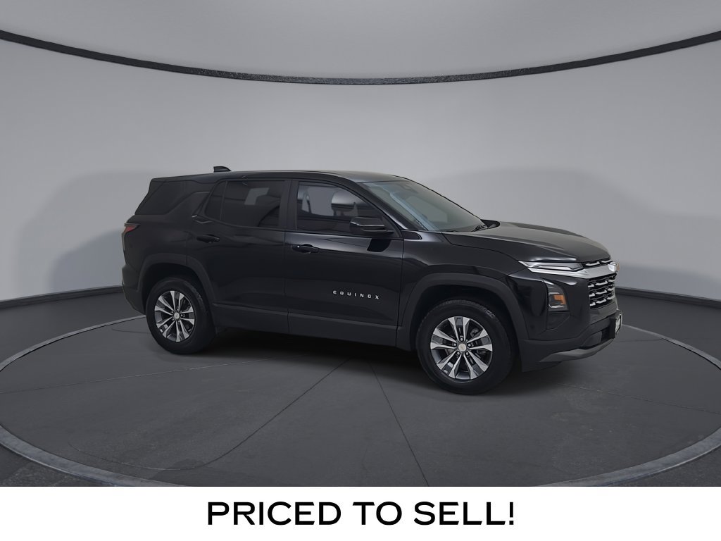 Used 2026 Chevrolet Equinox LT AWD/4WD image 2