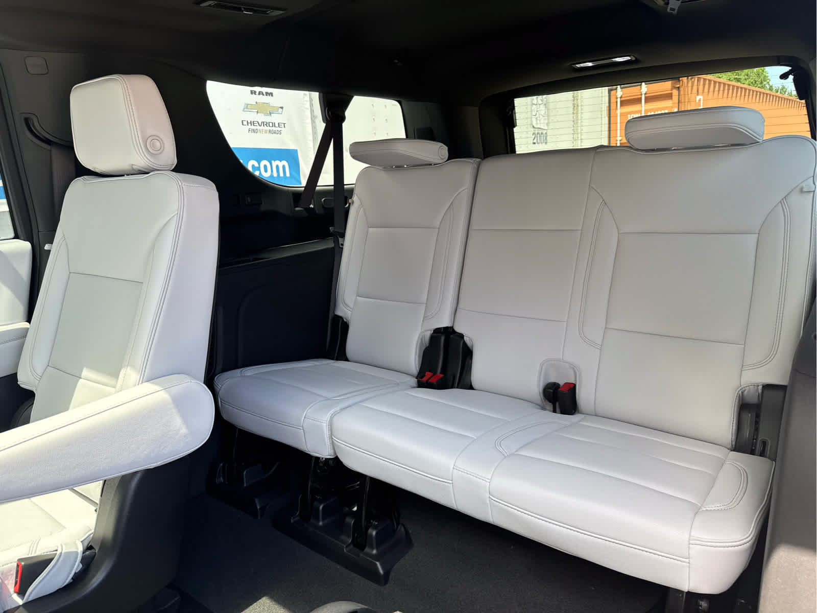 New 2025 Chevrolet Suburban Premier RWD image 39