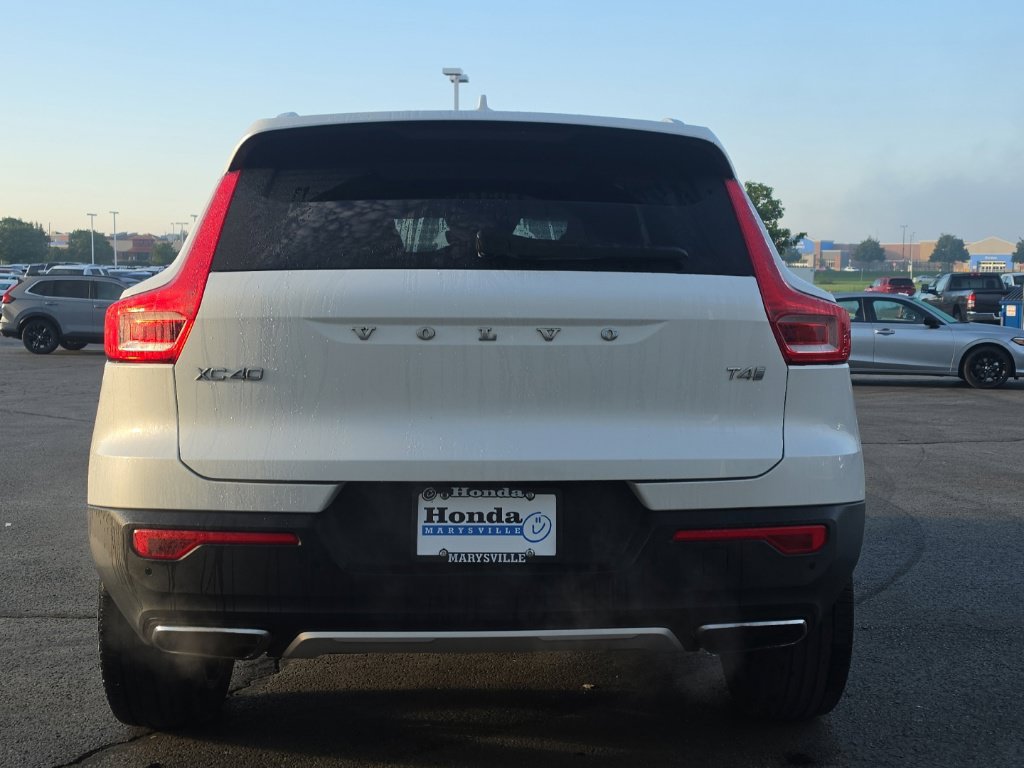 Used 2019 Volvo XC40 T4 Inscription FWD image 6