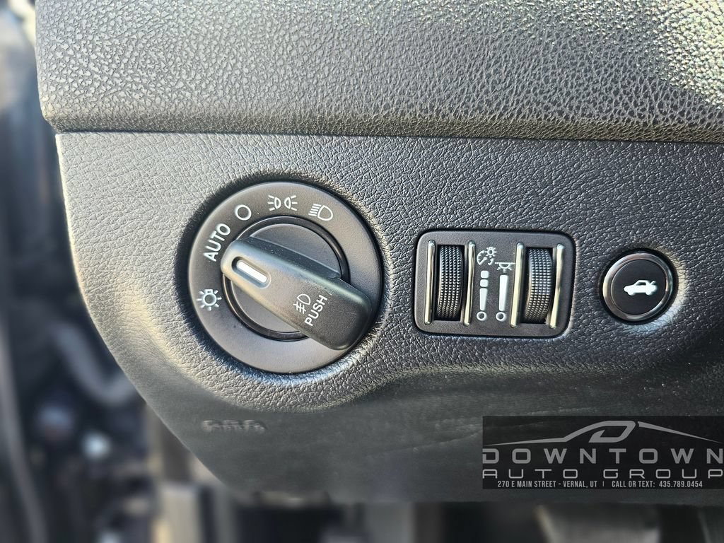 Used 2017 Dodge Charger SXT w/ AWD Plus Group image 18
