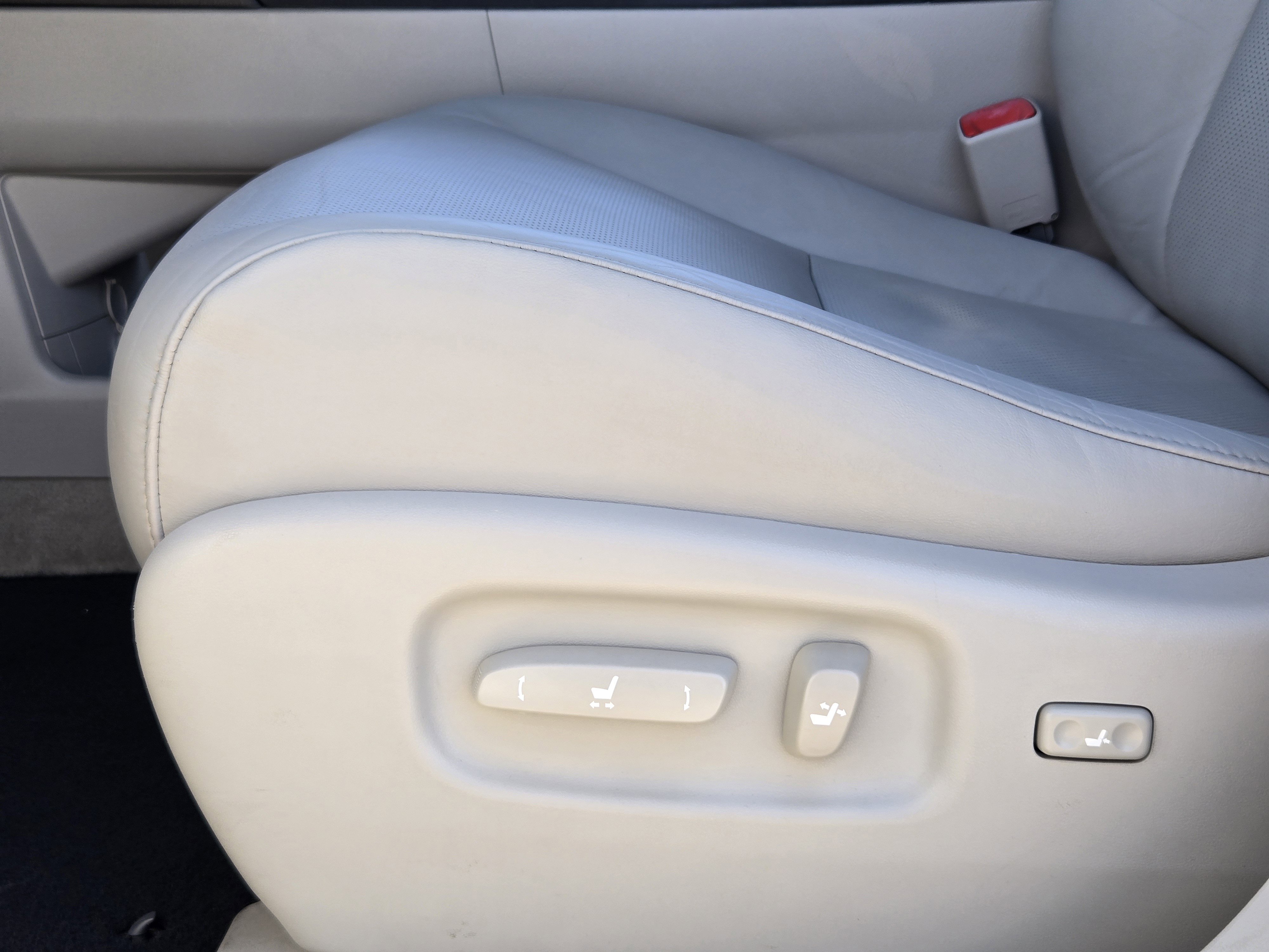 Used 2011 Lexus RX 350 2WD w/ Premium Pkg image 30