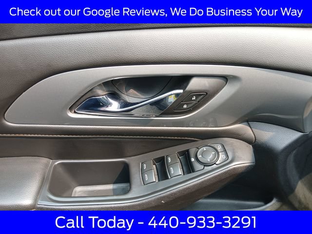 Used 2018 Chevrolet Traverse LT FWD image 19