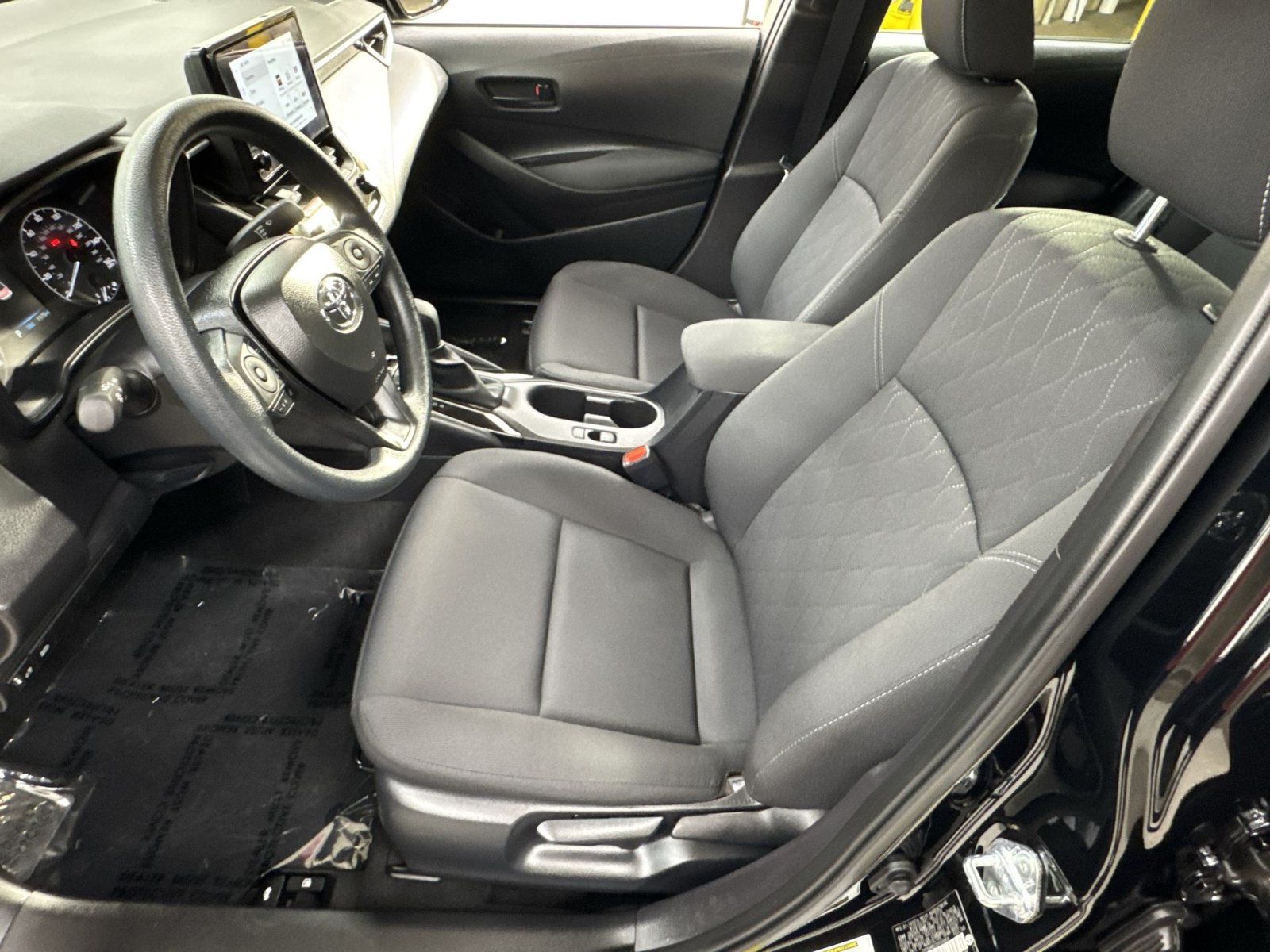Used 2025 Toyota Corolla LE w/ Convenience Package FWD image 16