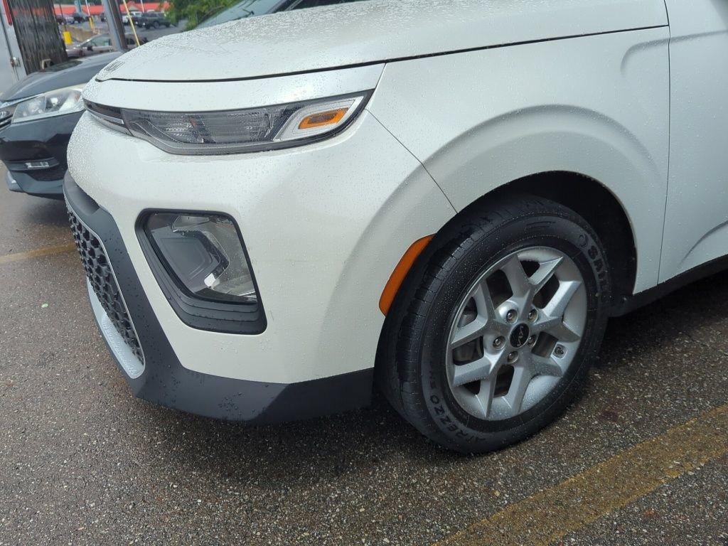 Used 2022 Kia Soul S FWD image 3