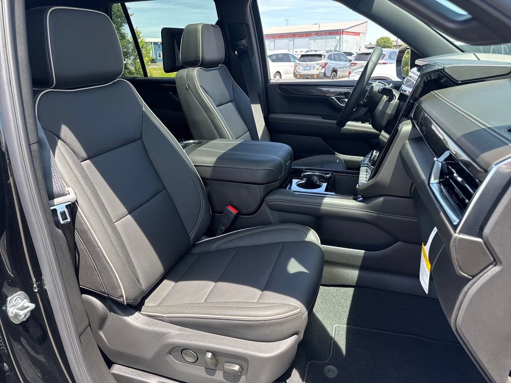 New 2026 GMC Yukon Elevation w/ Elevation Premium Package AWD/4WD image 10