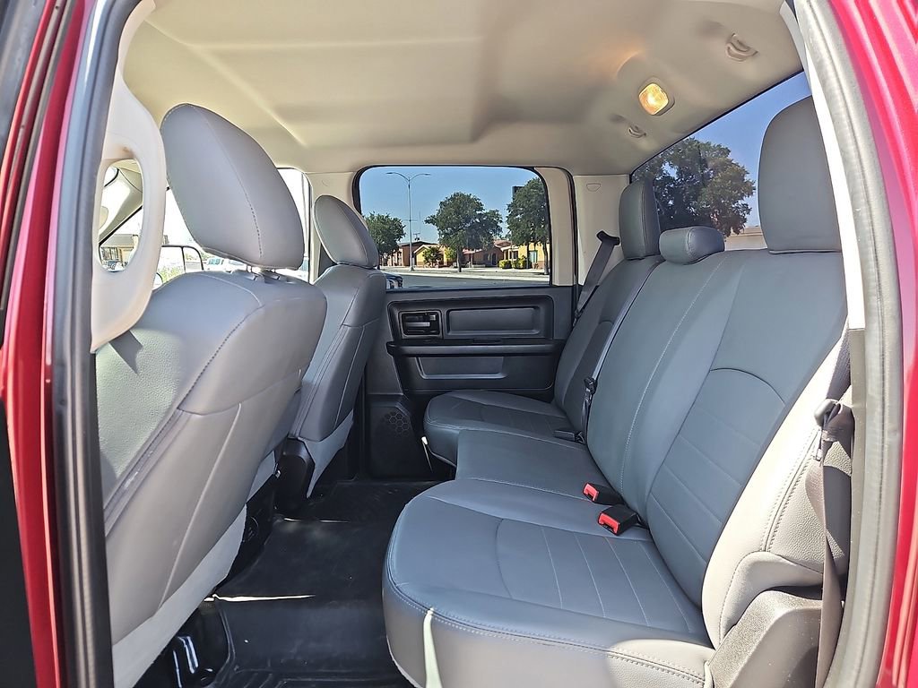 Used 2019 RAM 1500 Tradesman w/ Chrome Appearance Group RWD image 11