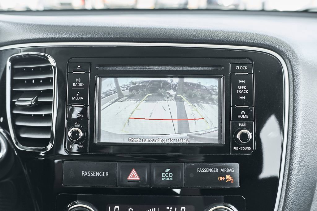 Used 2016 Mitsubishi Outlander SE AWD/4WD image 38