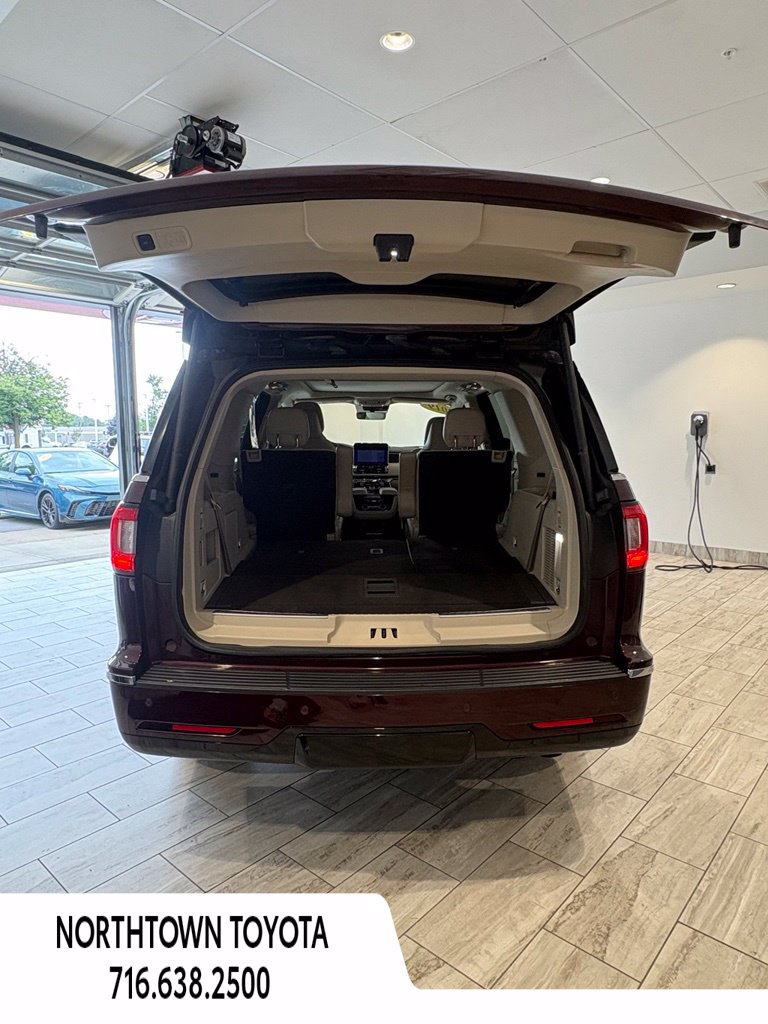 Used 2019 Lincoln Navigator Reserve w/ Cargo Package AWD/4WD image 8