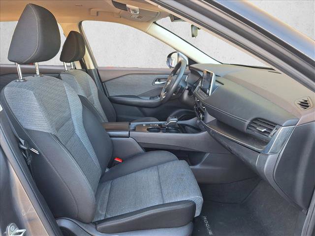 Used 2023 Nissan Rogue SV image 18