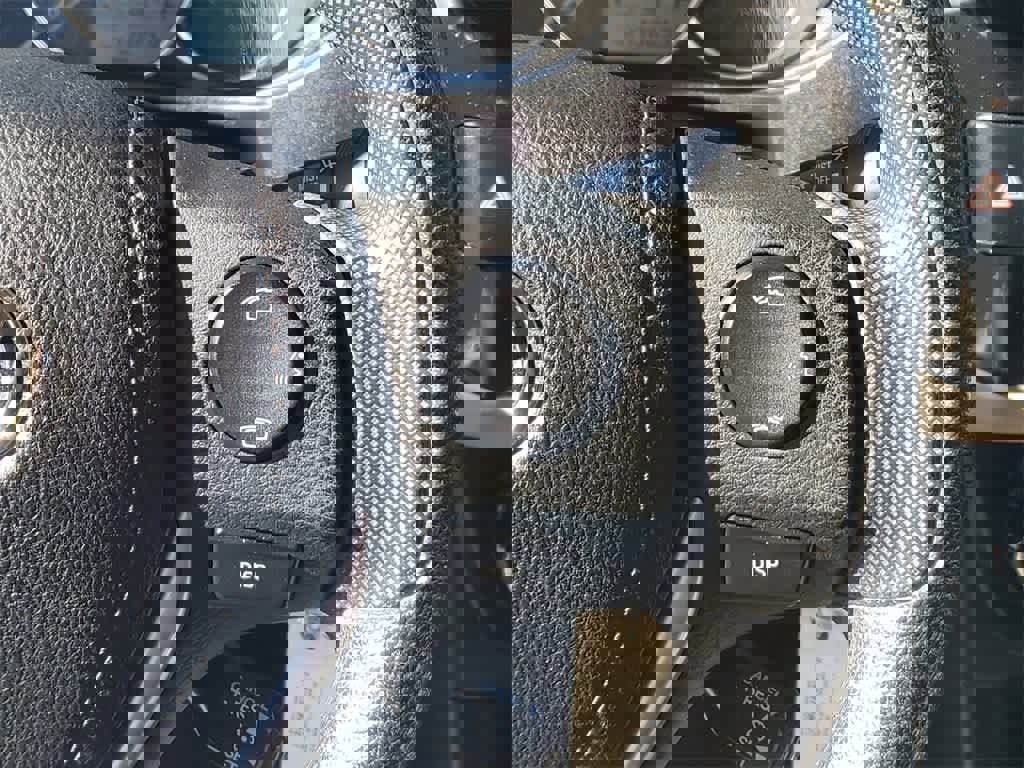 Used 2015 Toyota Corolla LE image 25