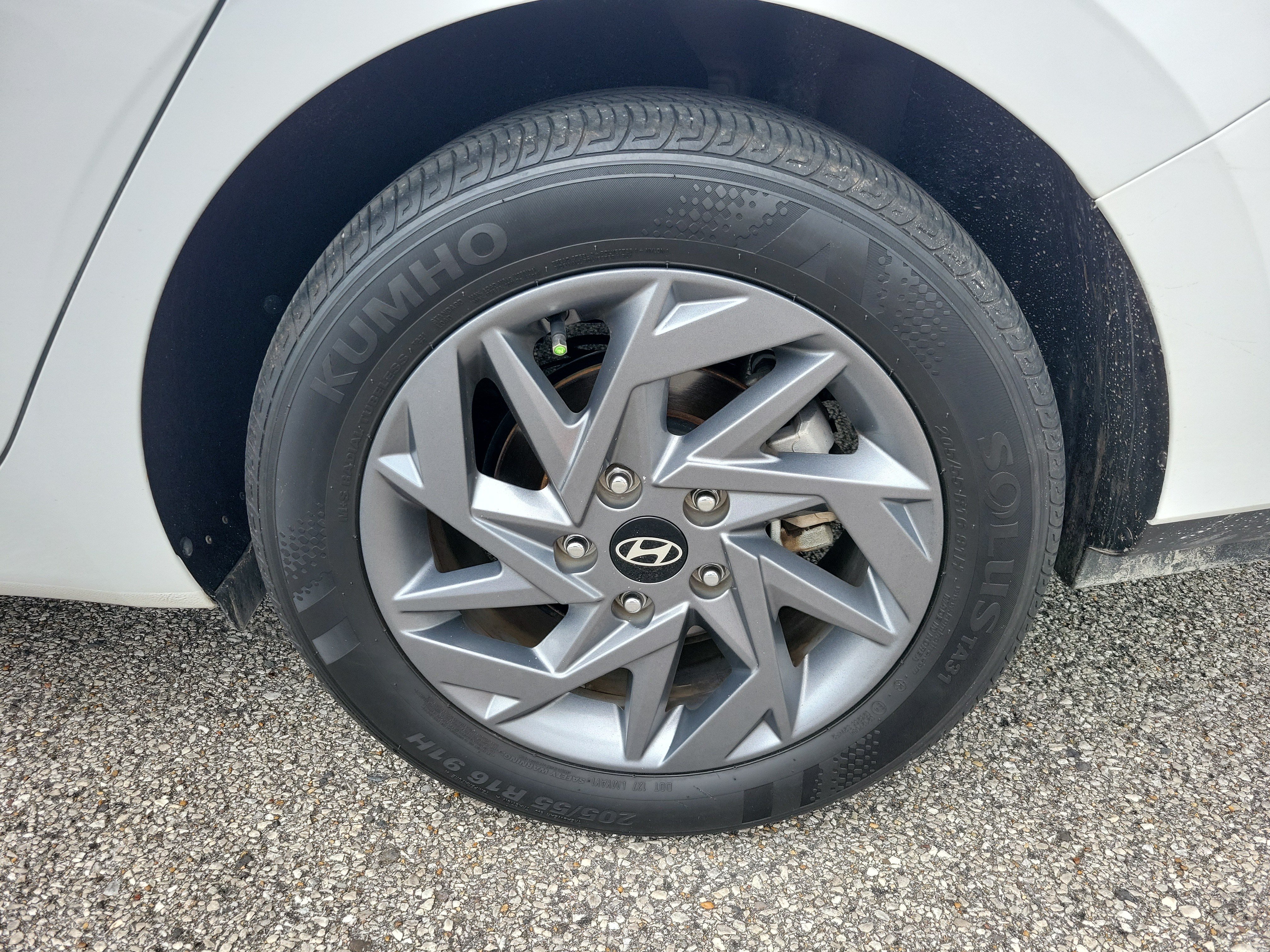 Used 2024 Hyundai Elantra SEL FWD image 23