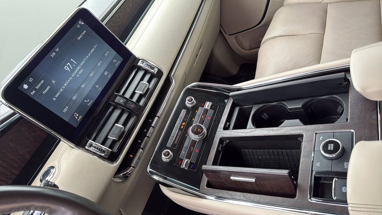 Used 2018 Lincoln Navigator Select AWD/4WD image 20