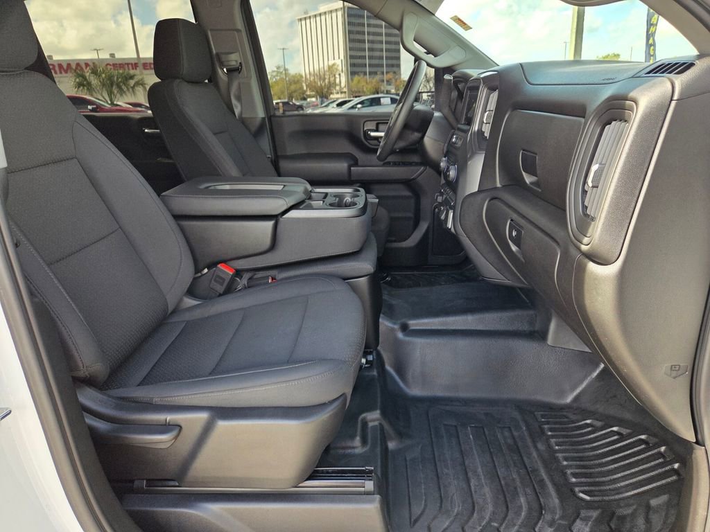 Used 2024 Chevrolet Silverado 3500 W/T image 18