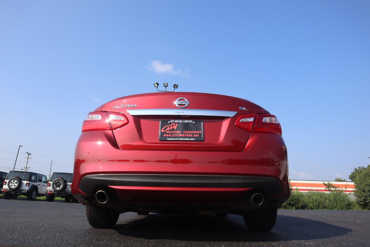 Used 2016 Nissan Altima 2.5 SL w/ Moonroof Package FWD image 11