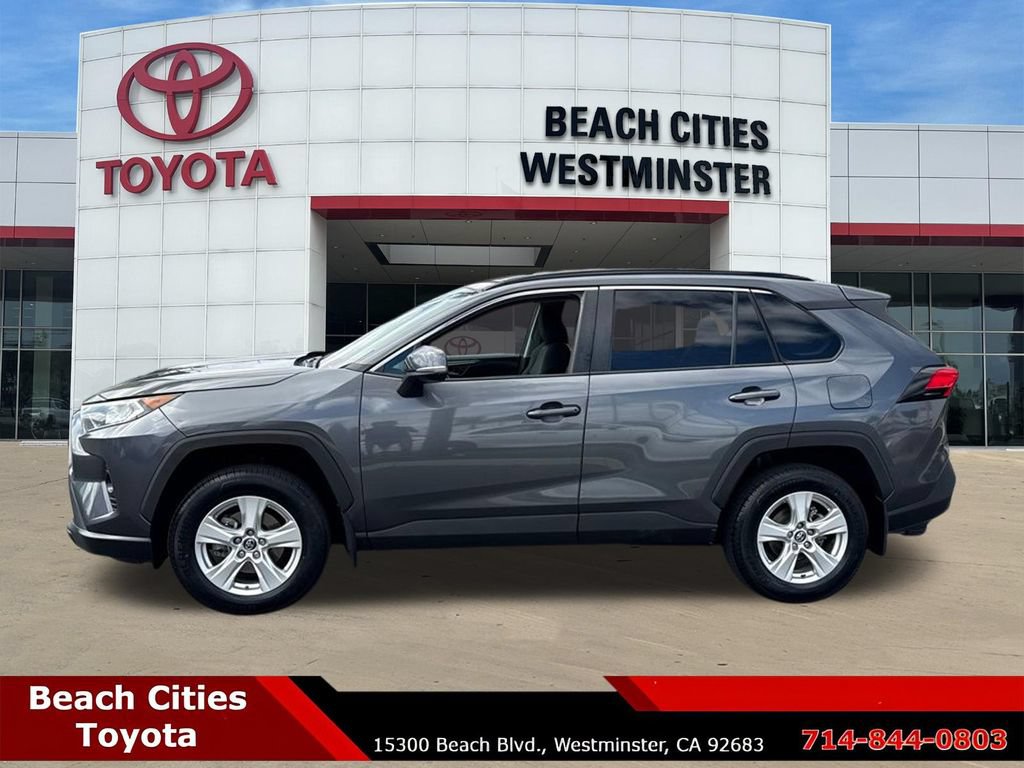Used 2021 Toyota RAV4 XLE w/ Convenience Package FWD image 7