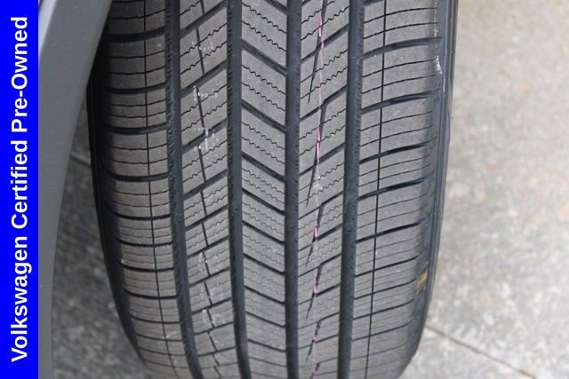 Used 2024 Volkswagen Tiguan SE R-Line image 14