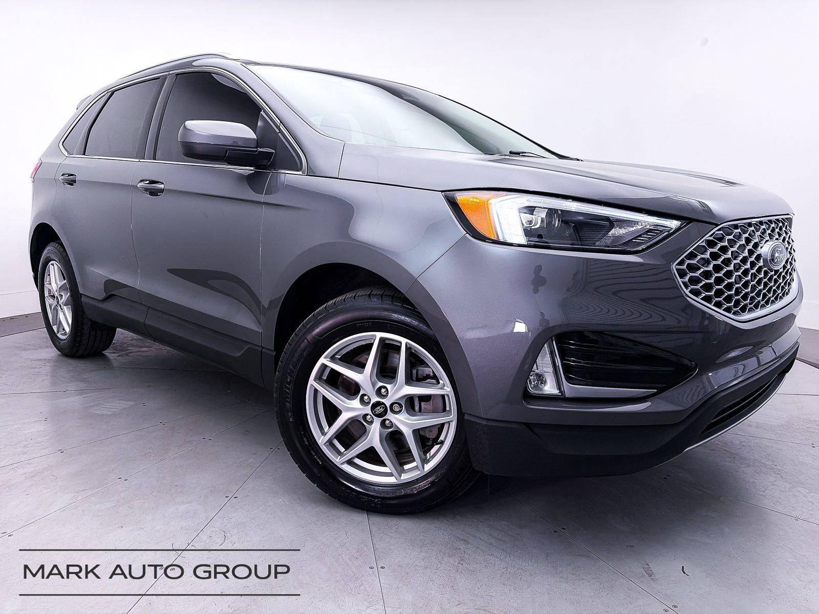 Used 2024 Ford Edge SEL w/ Convenience Package