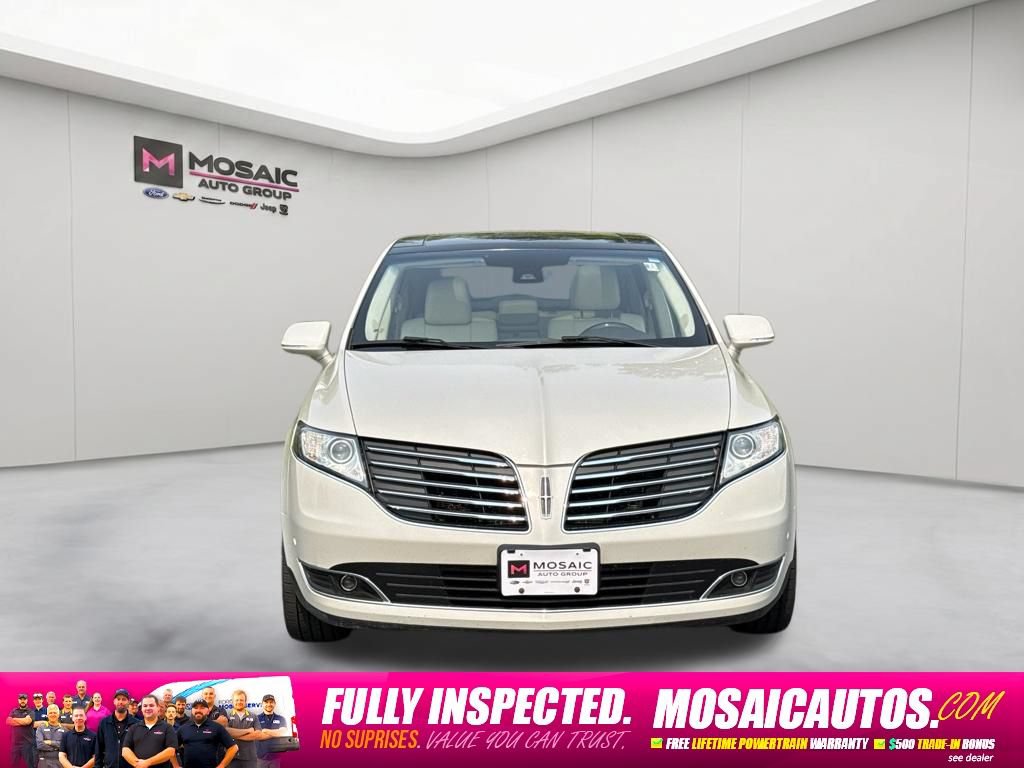 Used 2019 Lincoln MKT AWD image 2