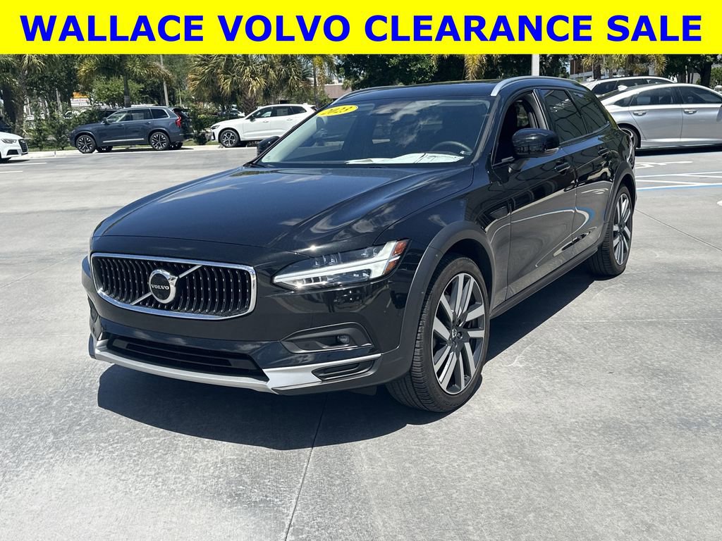 Used 2023 Volvo V90 B6 Cross Country Plus w/ Climate Package AWD/4WD image 2