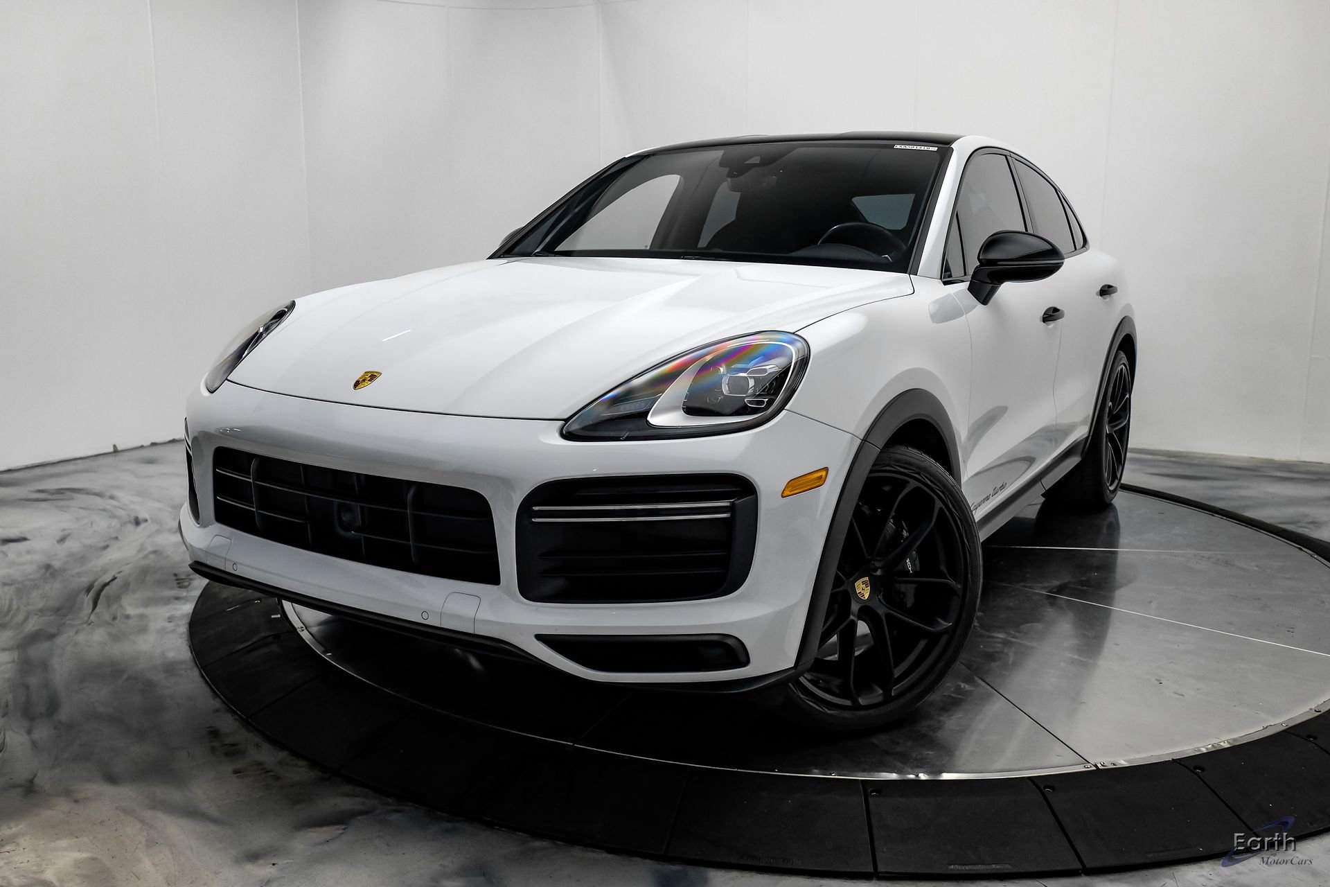 Used 2022 Porsche Cayenne Turbo image 3