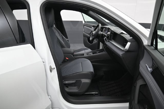 New 2026 Volkswagen Tiguan SE R-Line AWD/4WD image 14
