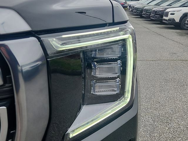 Certified 2023 GMC Yukon AT4 w/ AT4 Premium Plus Package AWD/4WD image 9
