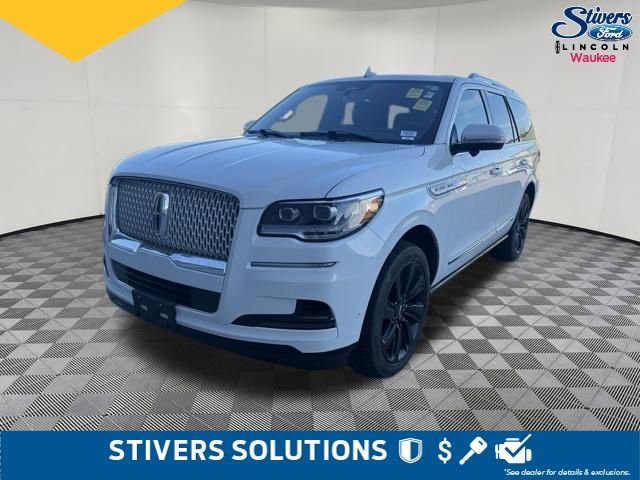 Used 2023 Lincoln Navigator Reserve image 3