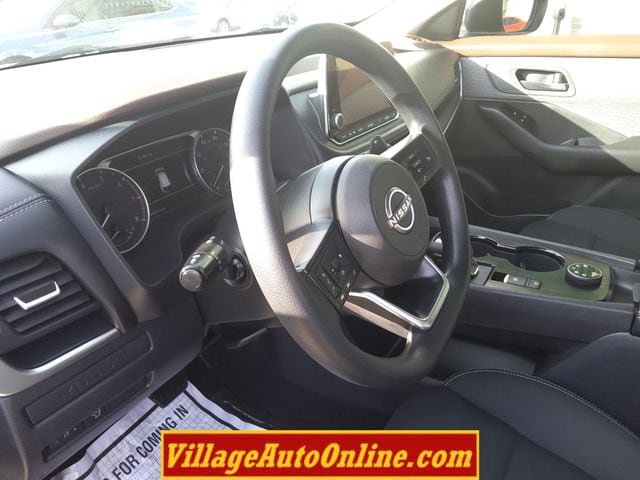 Used 2023 Nissan Rogue S AWD/4WD image 19