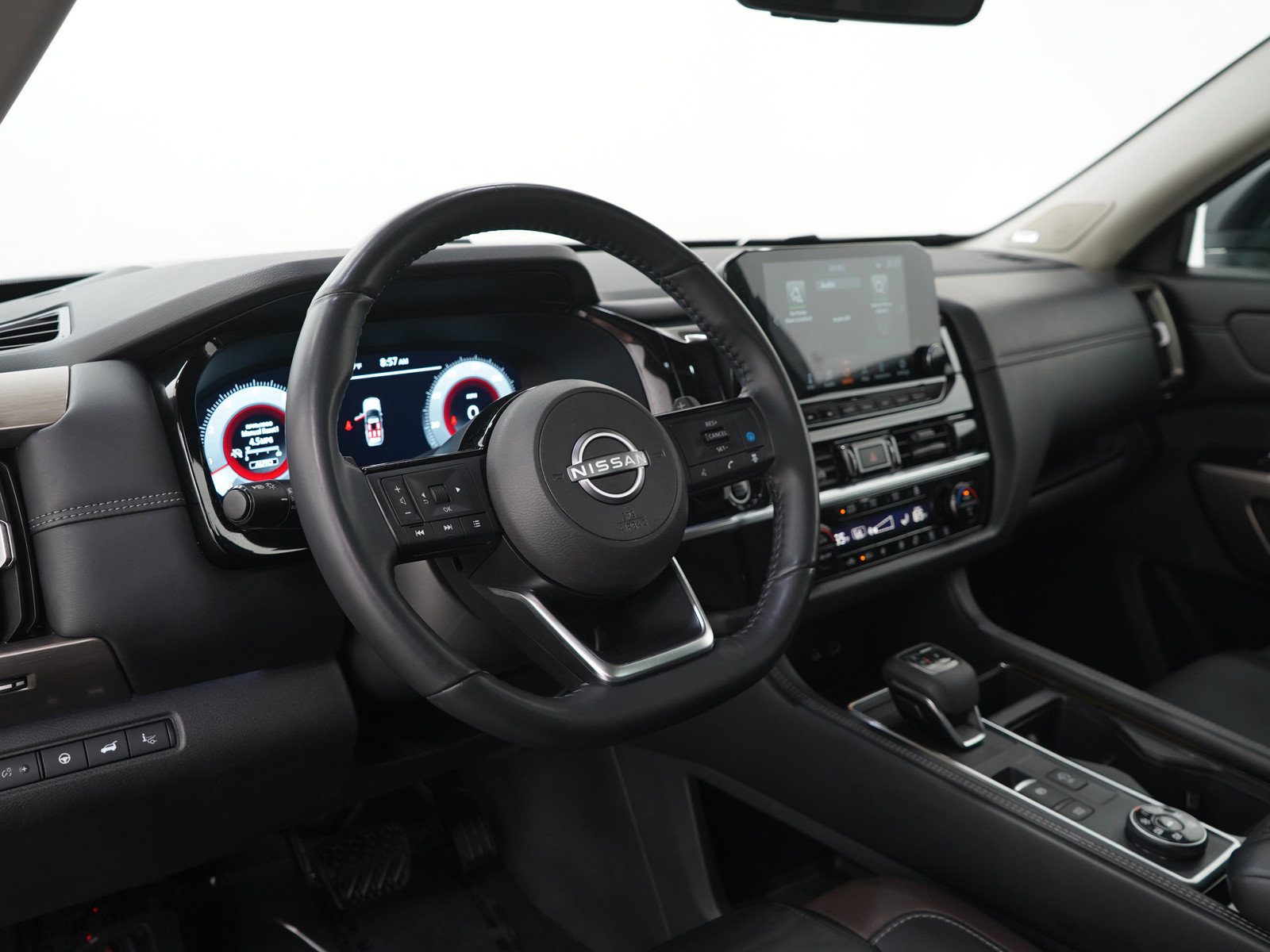 Used 2024 Nissan Pathfinder Platinum AWD/4WD image 29